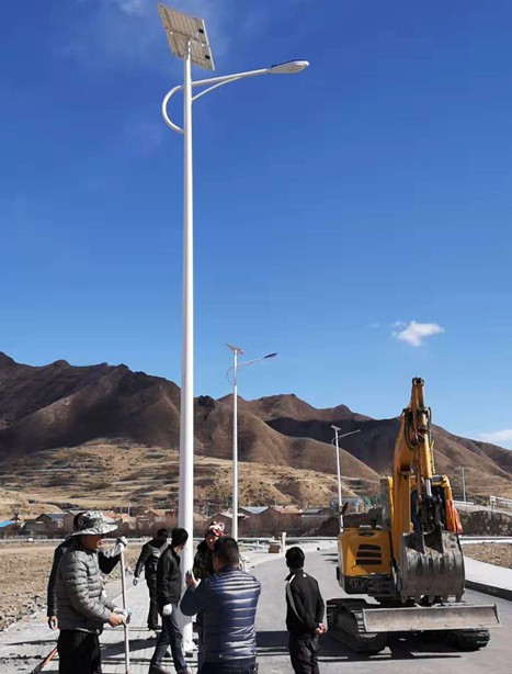 甘南碌曲10米庆阳太阳能路灯项目