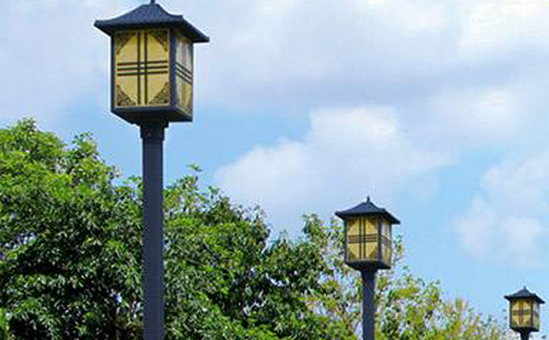 庆阳庭院灯安装间距与布灯设计全解析